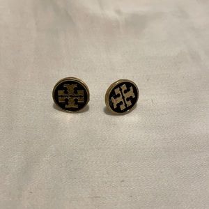 Costume jewelry earrings